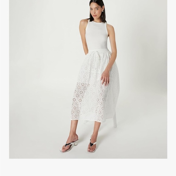 NWT The Drop Chic Silver Dakota Thong Sandal with Sculpted Heel  size 11 - Picture 5 of 11